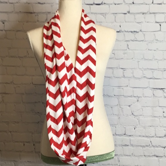 Fun Summer Red and White Knit infinity Scarf - Picture 2 of 4